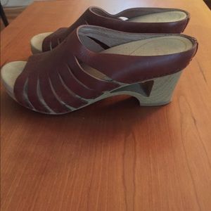 Dansko Size 40 Women’s Sandals